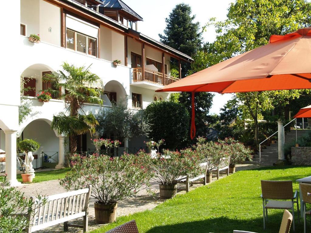 Hotel Lambrechtshof Appiano Sulla Strada Del Vino Esterno foto