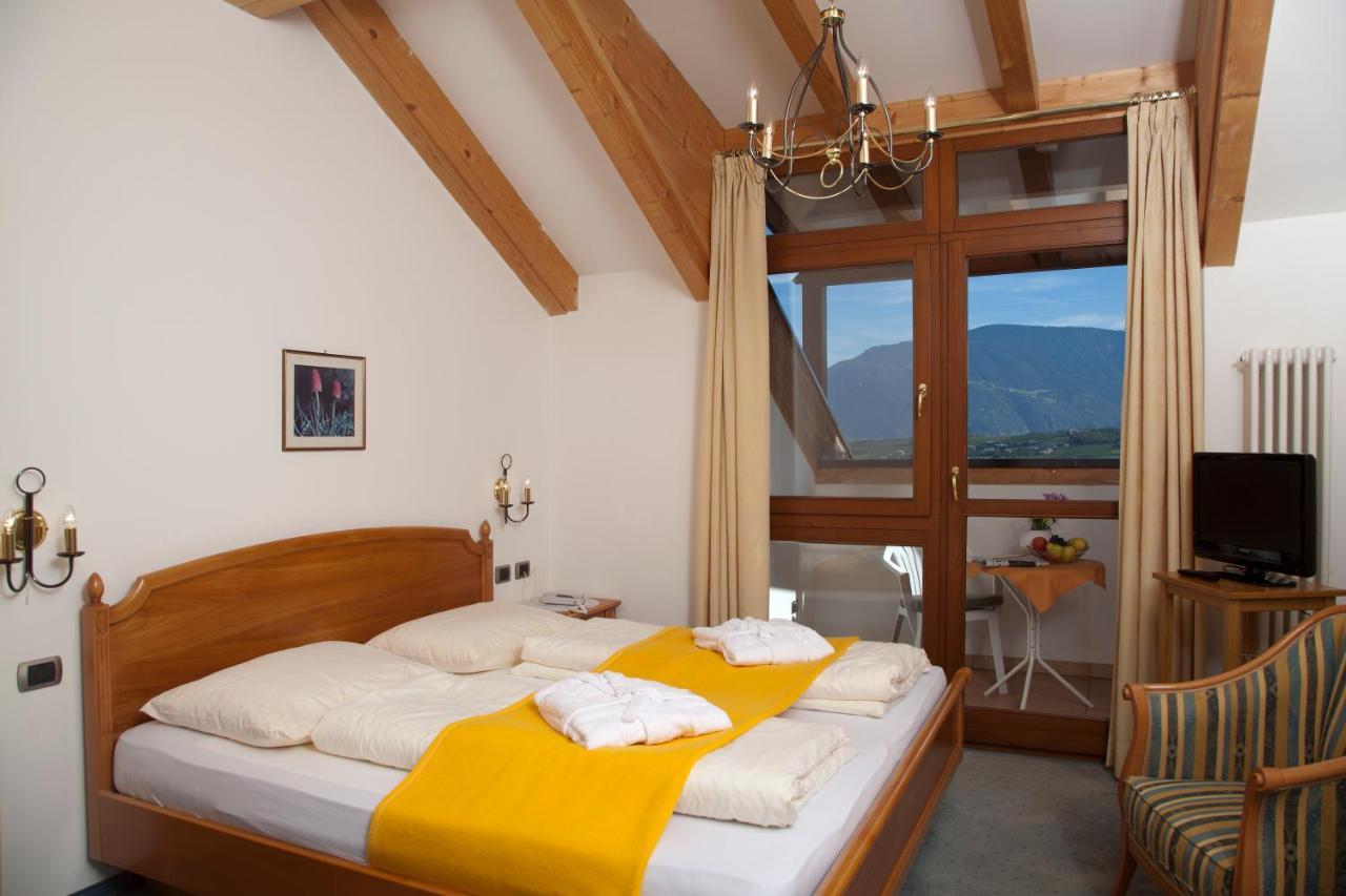 Hotel Lambrechtshof Appiano Sulla Strada Del Vino Esterno foto